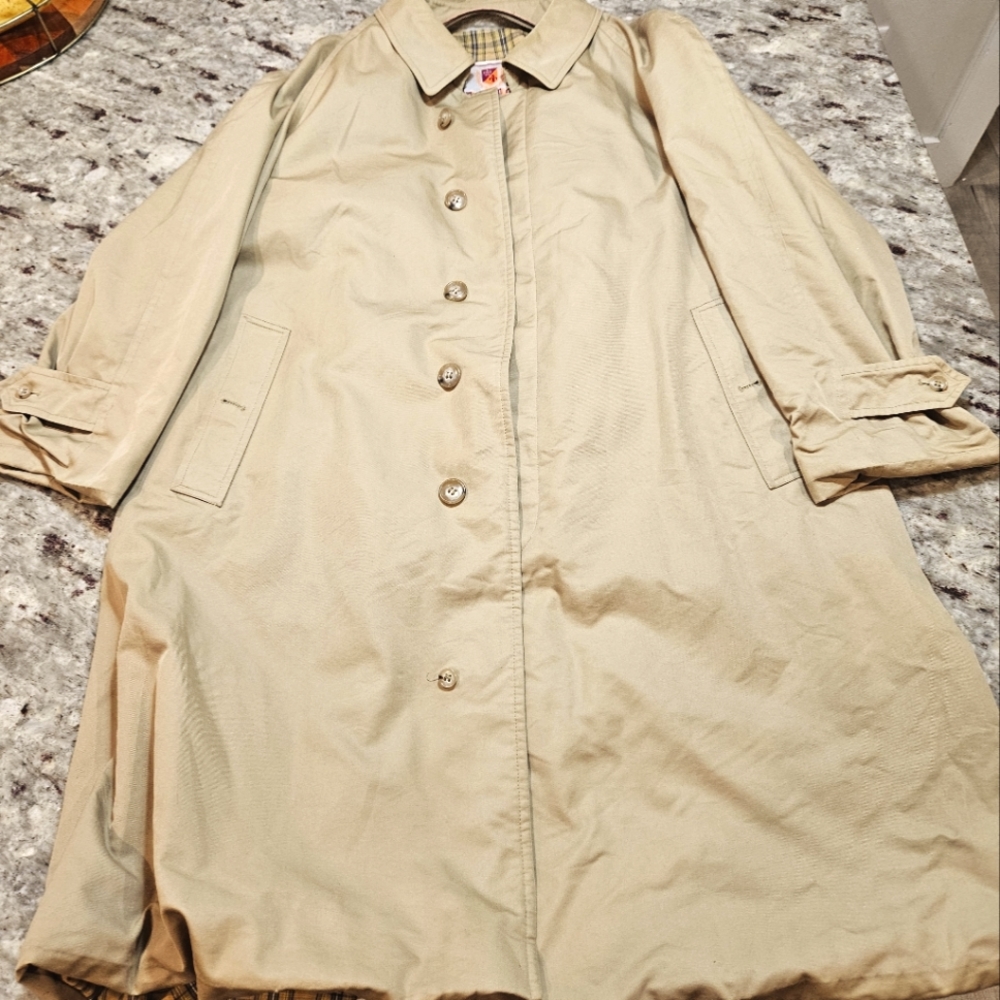 Vintage Baracuta trench coat